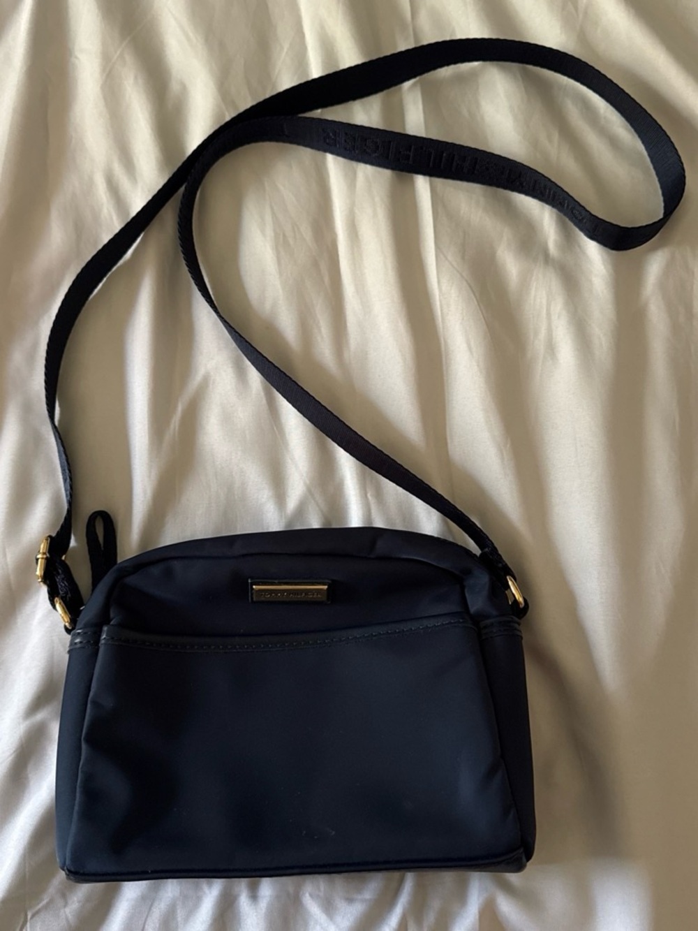 Tommy Hilfiger Navy Nylon Crossbody Bag NWOT Gold Hardware Adjustable Strap